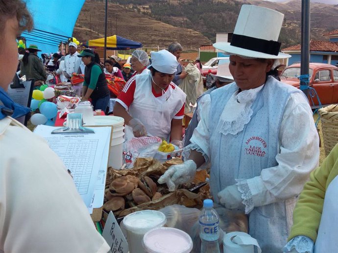 Archivo - FSU se incorpora al programa W4P de la Fundación 'la Caixa' para promover el emprendimiento de mujeres en Perú.