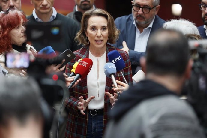 Cuca Gamarra, en declaraciones a los medios hoy en Logroño