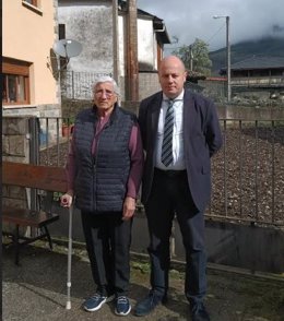 Carmen Suárez junto a su letrado, Juan Ramón Campo.