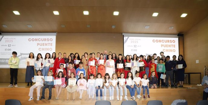 El alumnado del Instituto Confucio se pone a prueba en el concurso Puente Chino