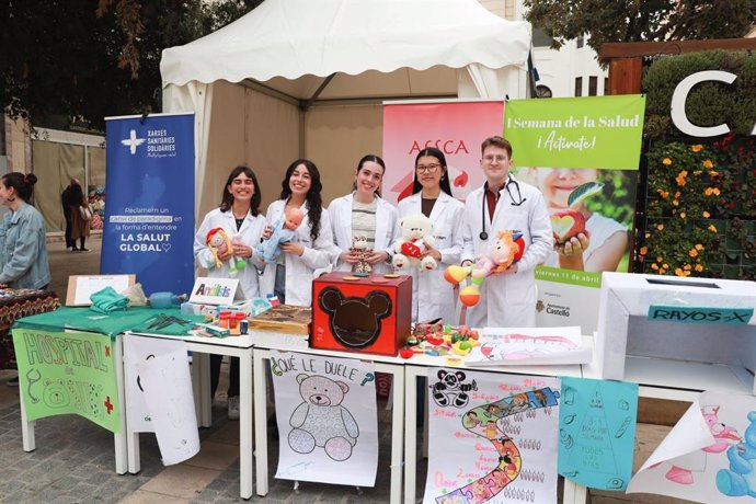 La I Semana de la Salud finaliza con una iniciativa para que los niños pierdan el miedo a los hospitales