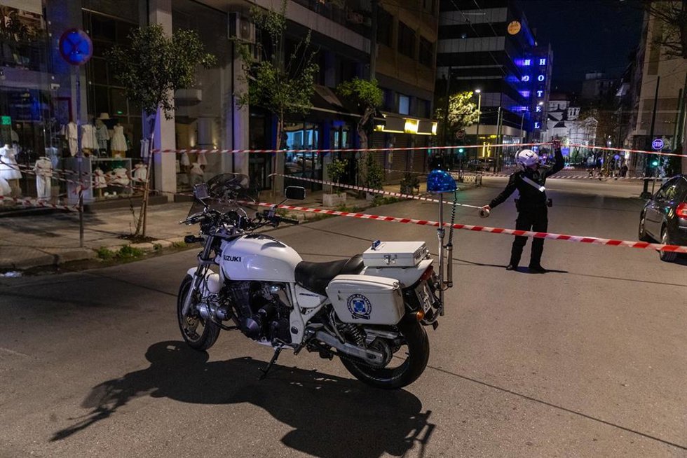 Explosión junto a una sede de la empresa ferroviaria Hellenic Train