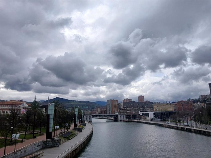 Cielo muy nuboso en Bilbao