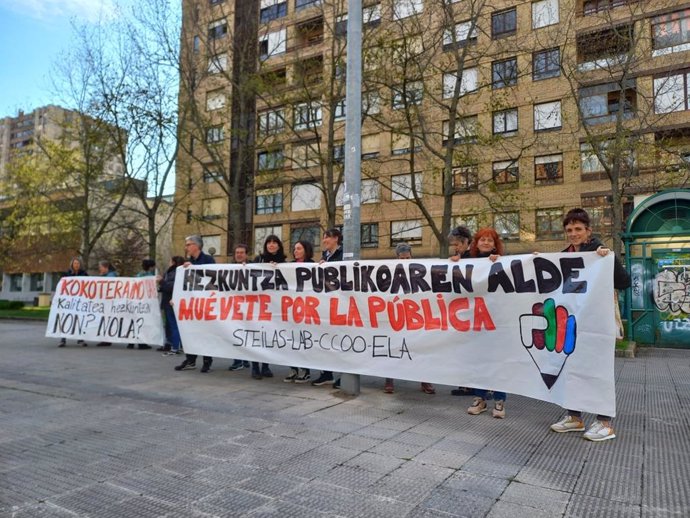 Imagen de una de las concentraciones convocadas por los sindicatos Steilas, LAB, CCOO y ELA