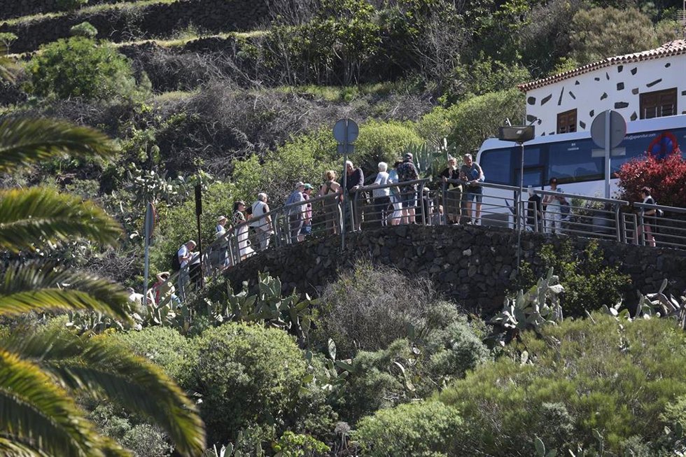 Turistas en el caserío de Masca