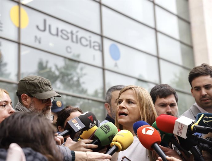 Bernabé atén als mitjans abans d'atestar davant de la jutgessa de la dana