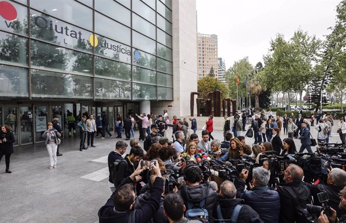 Bernabé atiende a los medios antes de testificar por la dana