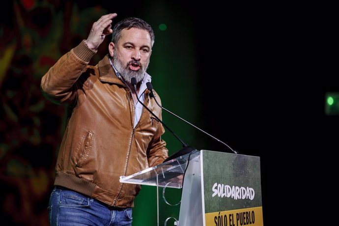 El líder de VOX, Santiago Abascal, interviene durante un acto público conjunto del sindicato Solidaridad y VOX, en el Espacio VI, a 15 de marzo de 2025, en Madrid (España).