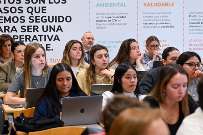 La CEU UCH y Consum inauguran un Seminario Permanente