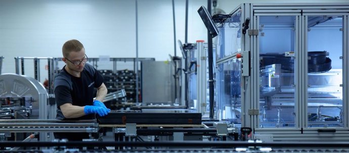 Scania adquiere la división industrial del fabricante de baterías en quiebra Northvolt.
