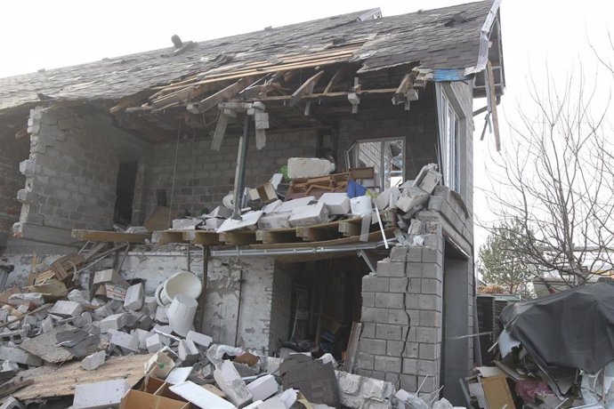 Archivo - Vivienda destruida por un ataque ruso en Dnipro, Ucrania