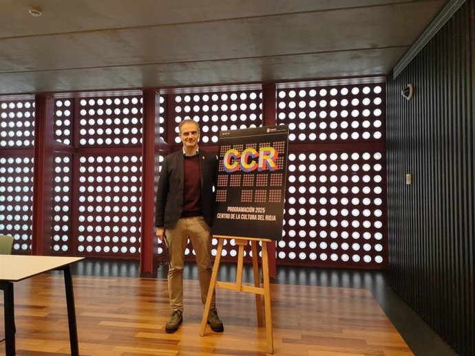 El concejal de Promoción de la Ciudad, Miguel Sainz, en la presentación de la programación del CCR