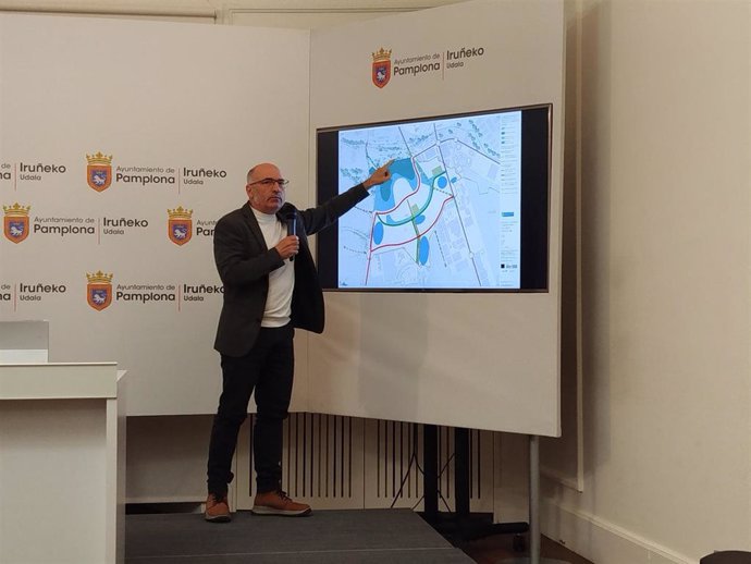 El concejal delegado de Gobierno Estratégico, Urbanismo, Vivienda y Agenda 2030 del Ayuntamiento de Pamplona, Joxe Abaurrea