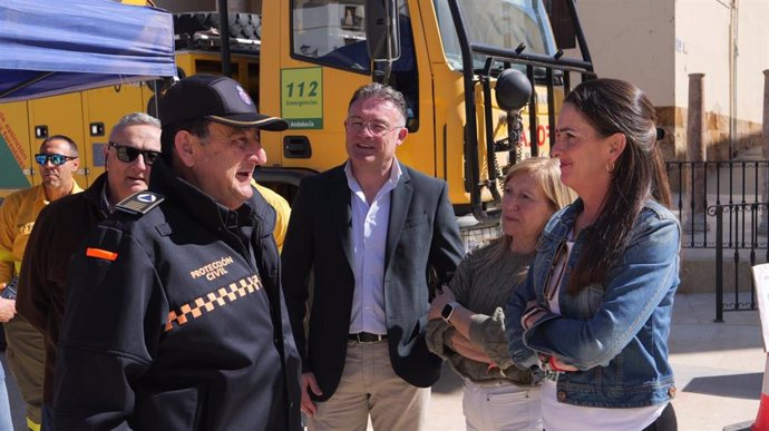 La Junta entrega un camión autobomba al Ayuntamiento de Berja (Almería) para reforzar la lucha contra incendios.