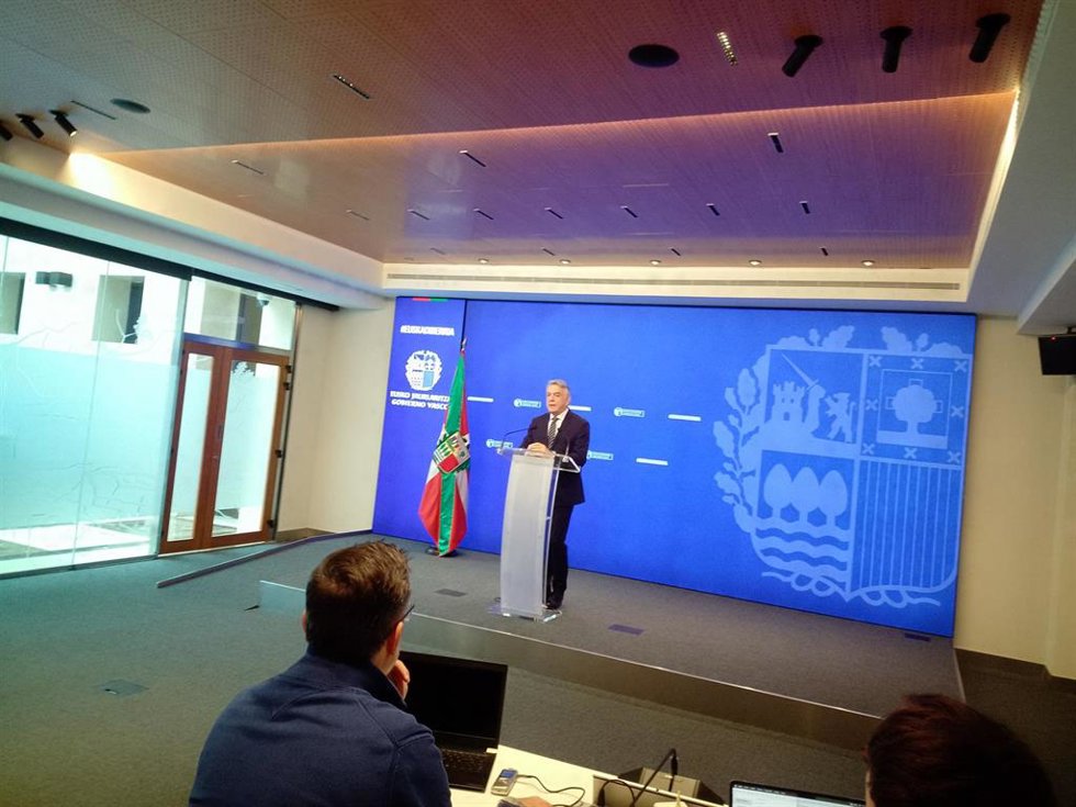 Javier de Andrés, en su comparecencia ante la Prensa tras reunirse con Pradales
