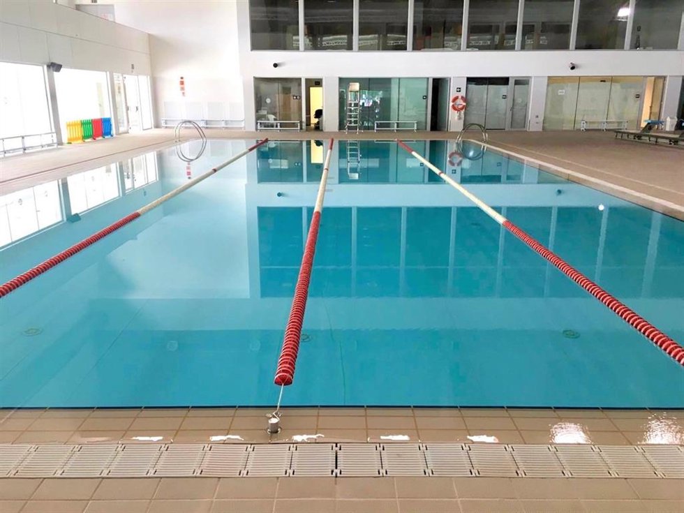 Archivo - Piscina deportiva.