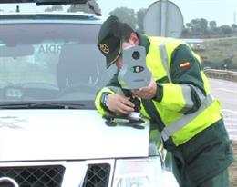 Un agente de la Guardia Civil