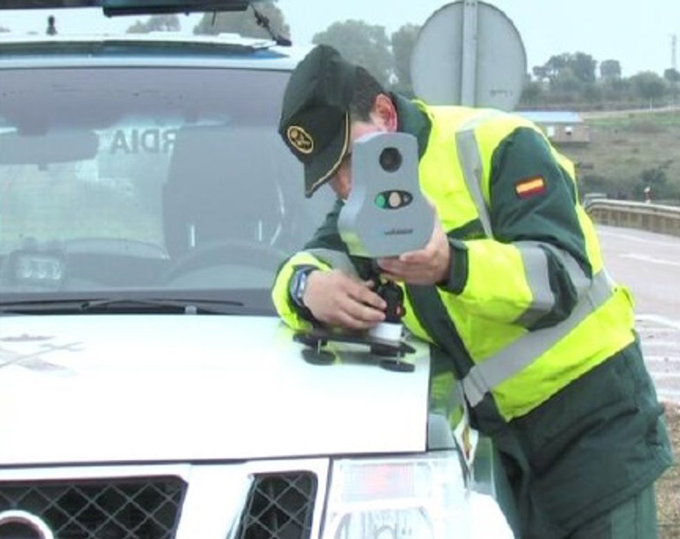 Un agente de la Guardia Civil