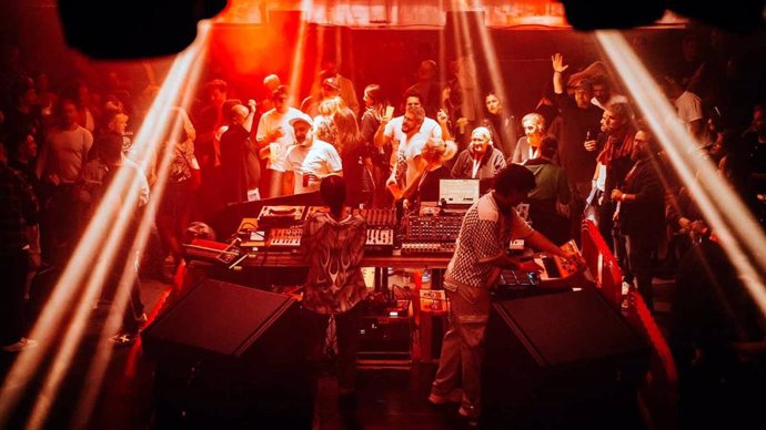 El dúo de música electrónica Tirana actuará el viernes de la semana que viene en La Malagueta.