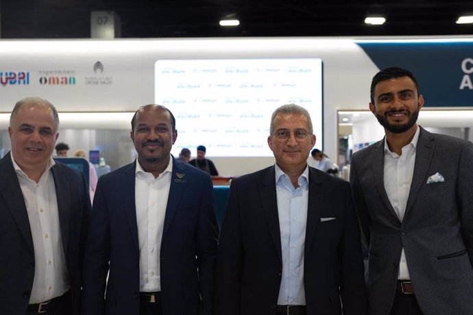 Celestyal firma un acuerdo de colaboración por tres años con la Oficina de Turismo de Abu Dabi.