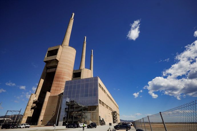 Obras del Catalunya Media City, que se ubicará en las Tres Xemeneies de Sant Adrià de Besòs (Barcelona), en una imagen de archivo.
