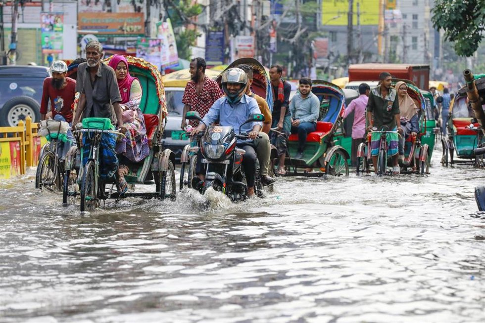 Archivo - Inundaciones en septiembre de 2024 en Dhaka, capital de Bangladesh