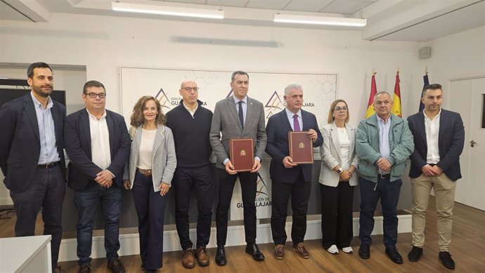 Firma de un convenio entre la CHT y la Diputación de Guadalajara para la limpieza de cauces.