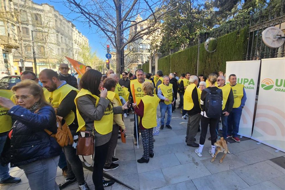 Concentración convocada por UPA Granada ante la Subdelegación del Gobierno, a finales del pasado marzo
