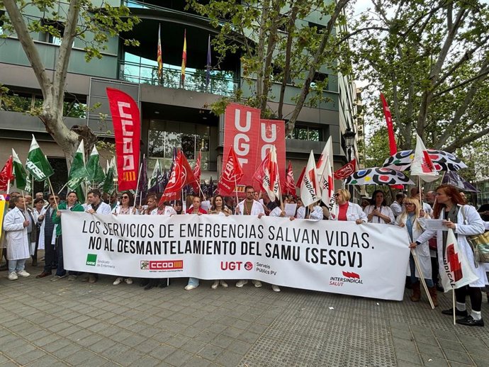 , SATSE, CCOO, UGT I Intersindical Salut Es Concentren Per a Oposar-se A Una Integració Del SAMU I El SES-CV En Els Servicis D'Urgències Dels Hospitals Valencians
