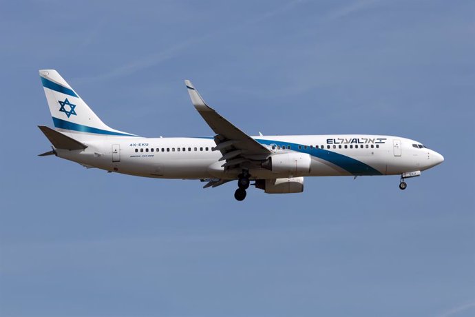 Archivo - Arquivo - 2 de junho de 2023, Frankfurt, Alemanha: Um Boeing 737-800 da El Al Israel Airlines pousando no Aeroporto Internacional de Frankfurt Rhein-Main. A El Al Israel Airlines é a companhia aérea de bandeira israelense. Desde seu voo inaugura