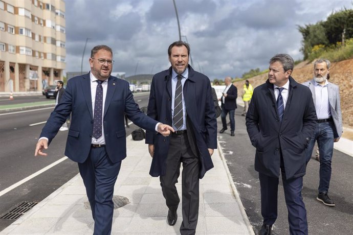El ministro de Transporte y Movilidad Sostenible, Óscar Puente, visita las obras para adecuar al tránsito de peatones y ciclistas el tramo de la N-630 a su paso por Mérida
