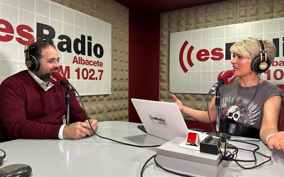 El presidente del PP de C-LM, Paco Núñez, en una entrevista en esRadio.