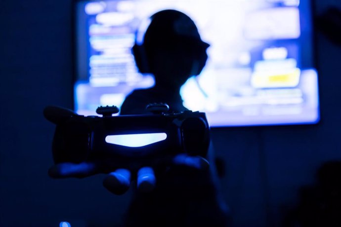 Mando de consola de videojuegos.