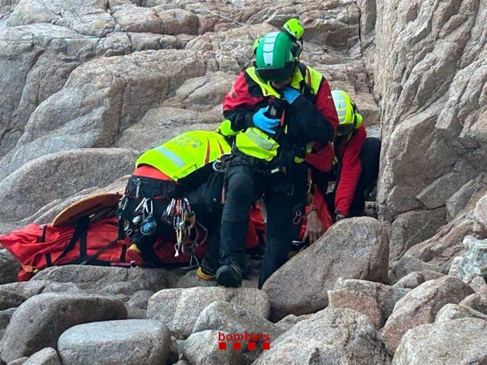 Els Bombers de la Generalitat durant l'operació de rescat