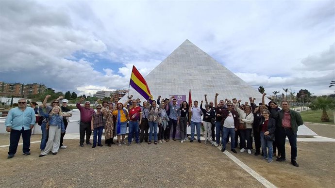 Acto de homenaje a los represaliados por el franquismo y para la conmemoración del 94 aniversario de la IIª República Española.