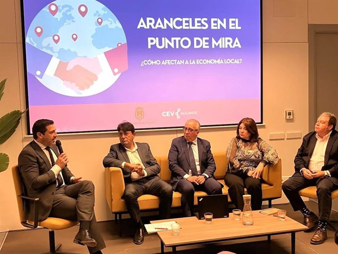 La CEV creu que els aranzels de Trump "posen en alerta" exportacions alacantines i demana "unitat" a la UE