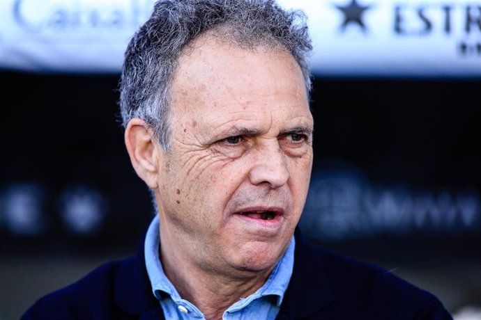 Archivo - Joaquín Caparrós enn una imagen de archivo como entrenador del Sevilla FC