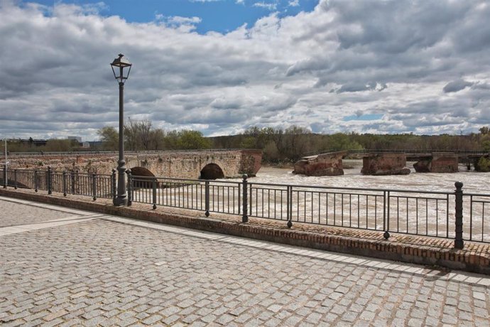 Parte del Puente Romano de Talavera de la Reina dañado como consecuencia de la crecida del río Tajo, a 24 de marzo de 2025, en Talavera de la Reina, Toledo (España).