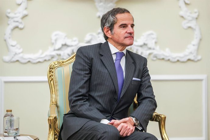 Archivo - FILED - 14 November 2024, Iran, Tehran: International Atomic Energy Agency (IAEA) Director General Rafael Mariano Grossi meets with Iranian President Masoud Pezeshkian (Not Pictured). Photo: -/Iranian Presidency/dpa - ATTENTION: editorial use on