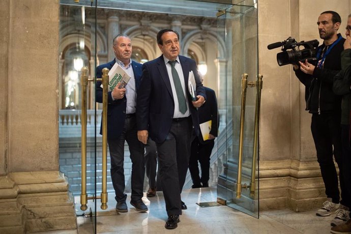 El presidente nacional de ASAJA, Pedro Barato, llega a una rueda de prensa posterior a una reunión con el ministro de Agricultura, Pesca y Alimentación y con otros representantes de las organizaciones profesionales agrarias.