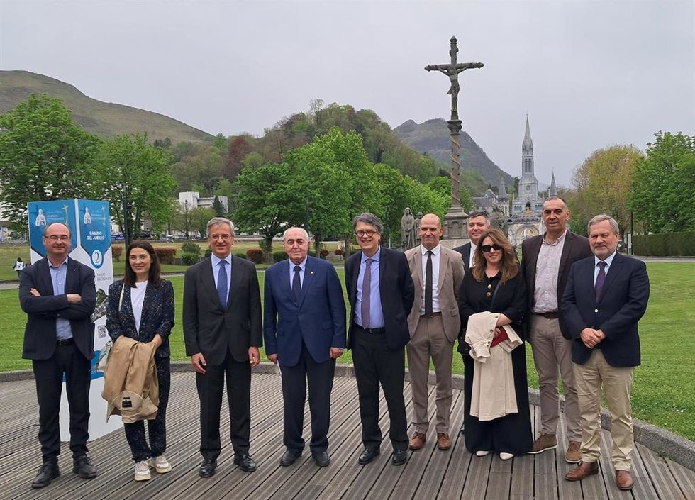 Las Cámaras de Tarbes y Huesca exigen, en Lourdes, mejorar las comunicaciones transfronterizas y estudian proyectos turisticos