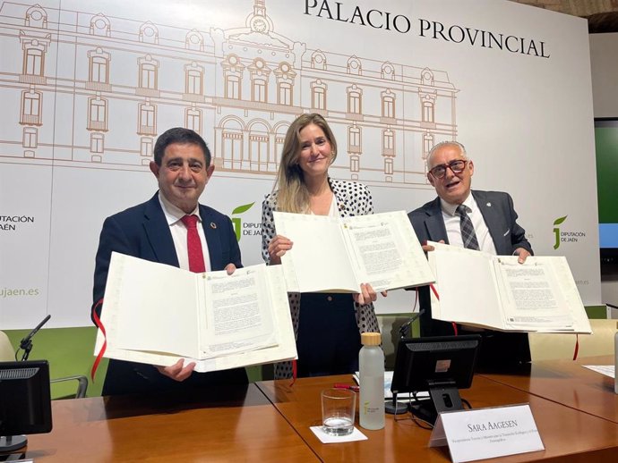 Firma del plan urgente de infraestructuras de abastecimiento de agua para la provincia de Jaén.