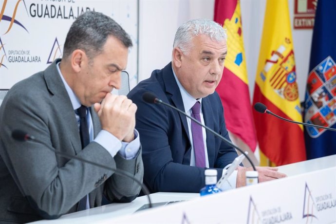 Firma del convenio de colaboración para la ejecución de actuaciones de conservación y mantenimiento de cauces de dominio público hidráulico en la provincia de Guadalajara.