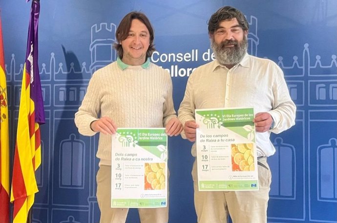 El conseller de Medio Ambiente, Medio Rural y Deportes del Consell de Mallorca, Pedro Bestard (d).