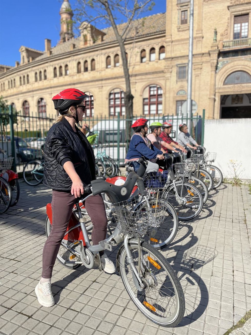 Imagen de la escuela de pedaleo creada por Sevici y Cruz Roja