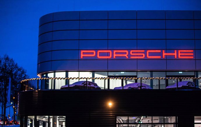 Archivo - Las ventas de Porsche caen un 8% en el primer trimestre de 2025 con 71.470 unidades vendidas.