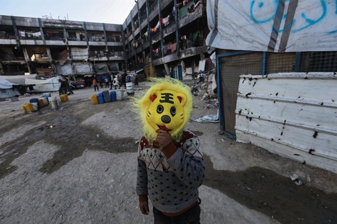 March 31, 2025, Jabalia, Gaza Strip, Palestinian Territory: Displaced Palestinians try to go about their daily lives during Eid al-Fitr holiday, in Jabalia school in Jabalia refugee camp, in the northern Gaza Strip March 31, 2025