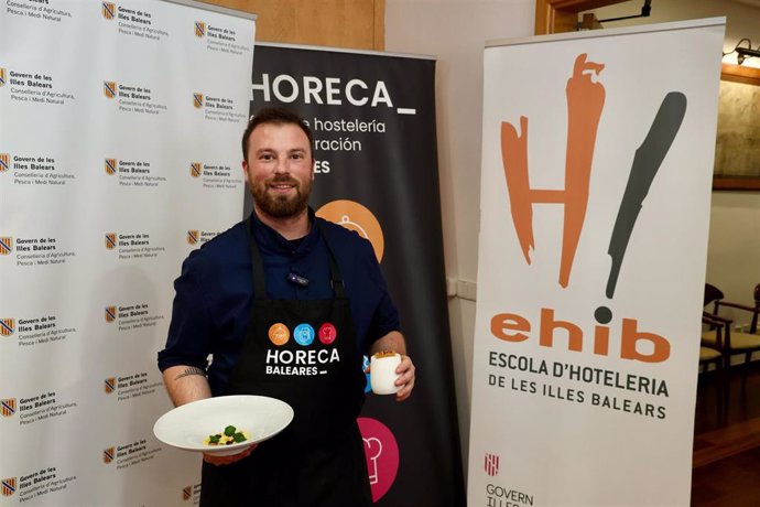 El chef Jaume Gómez, vencedor del III Concurso de Cocina con Pescado Popular.