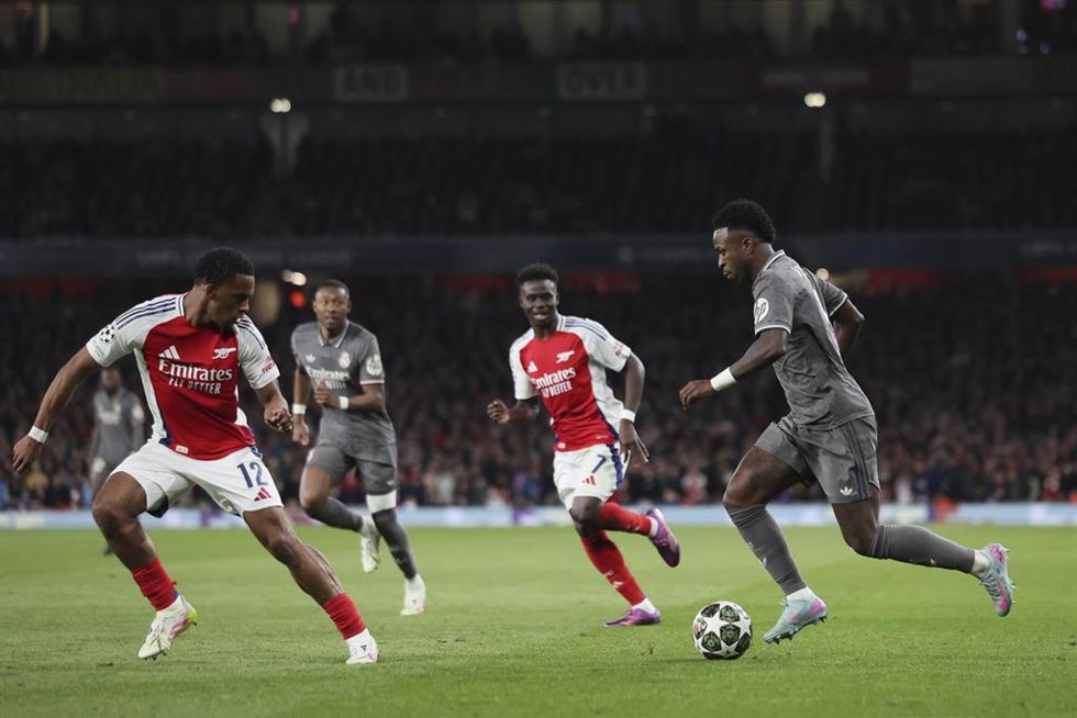 El delantero brasileño Vinícius Júnior, ante el Arsenal en la Champions 2024-2025.