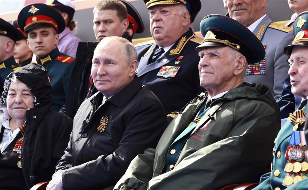 Archivo - El presidente ruso, Vladimir Putin, durante el desfile del Día de la Victoria de 2022 en la plaza Roja de Moscú (archivo)
